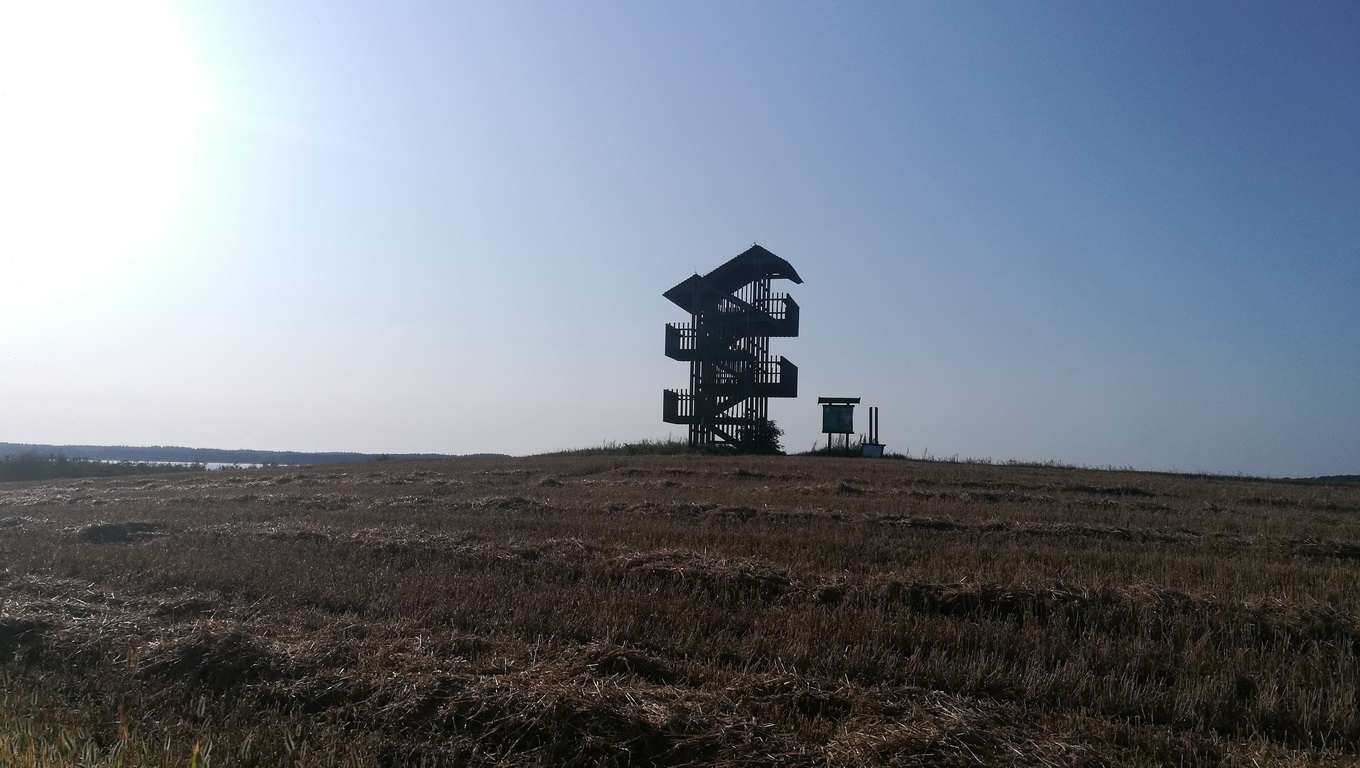 Trzecia wieża nad Łuknajno + plaża