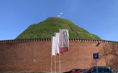 Trzy kopce szlakiem dwóch kopców
