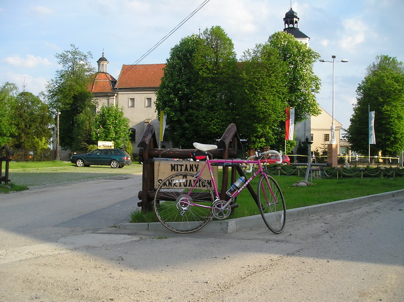 Niepołomice - Droga Królewska - Zabierzów Bocheński - Wola Zabierzowska - Chobot - Ispina - Nowe Brzesko - Hebdów - Nowe Brzesko - Ispina - Grobla - Drwinia - Dziewin - Mikluszowice -  Żubrostrada - Droga Królewska - Niepołomice